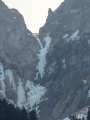 la <a href="http://www.montagne05.fr/topo-glace/lajarjatte.htm">cascade du Chamousset</a> (V/5+/6a, 250m)