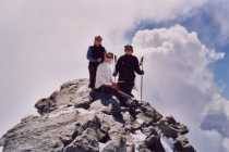 Nicole, Alice et Eliane au sommet (4190m)